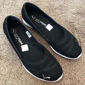 Puma // Women’s Soft Foam Slip On Shoes 🖤